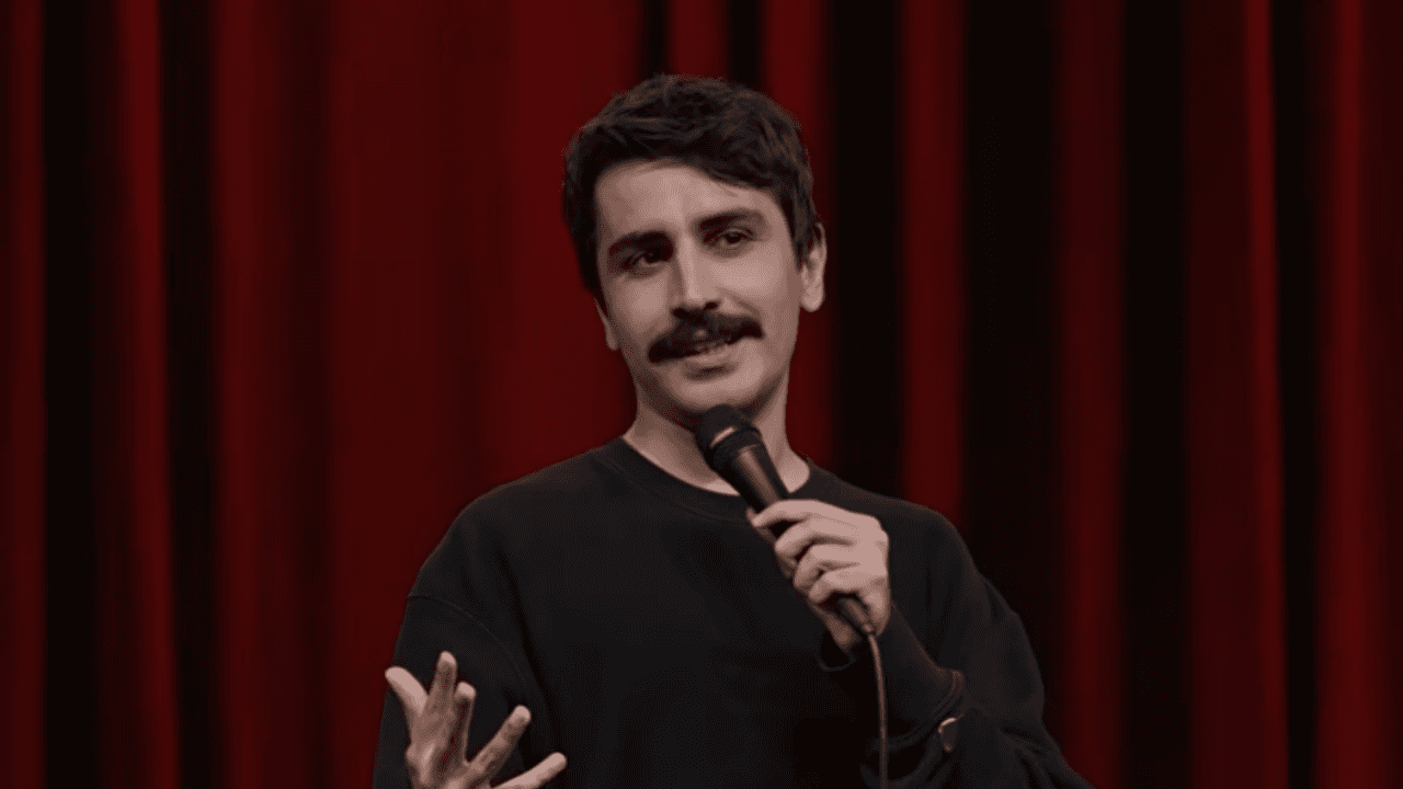 Komedyen Deniz Göktaş: 1995 Ankara doğumlu, ODTÜ Psikoloji mezunu