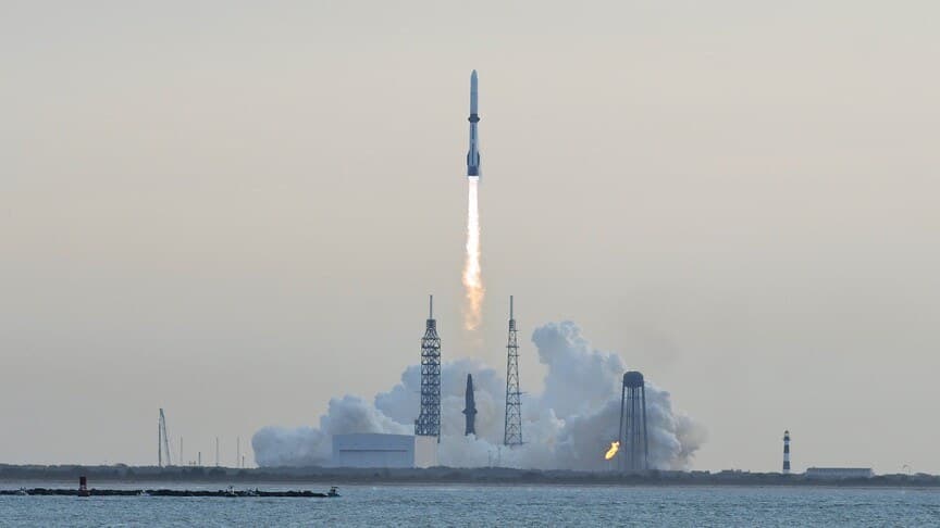 Blue Origin firmasına ait roketin motor testi sırasında patlama
