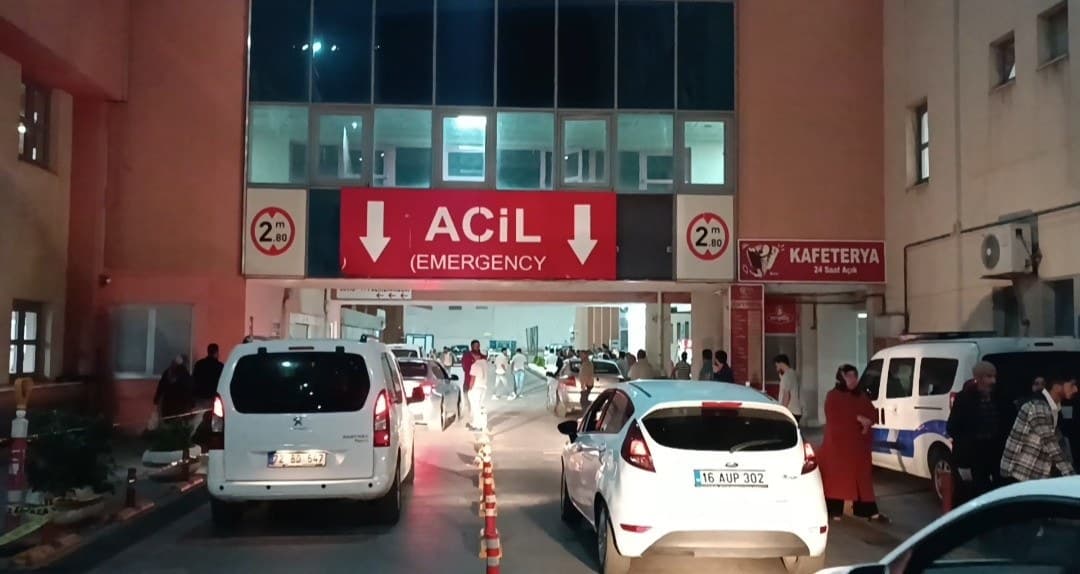 Sanal medyadaki tartışma silahlı kavgaya döndü: 1 ölü, 1 yaralı! 5 şüpheli aranıyor