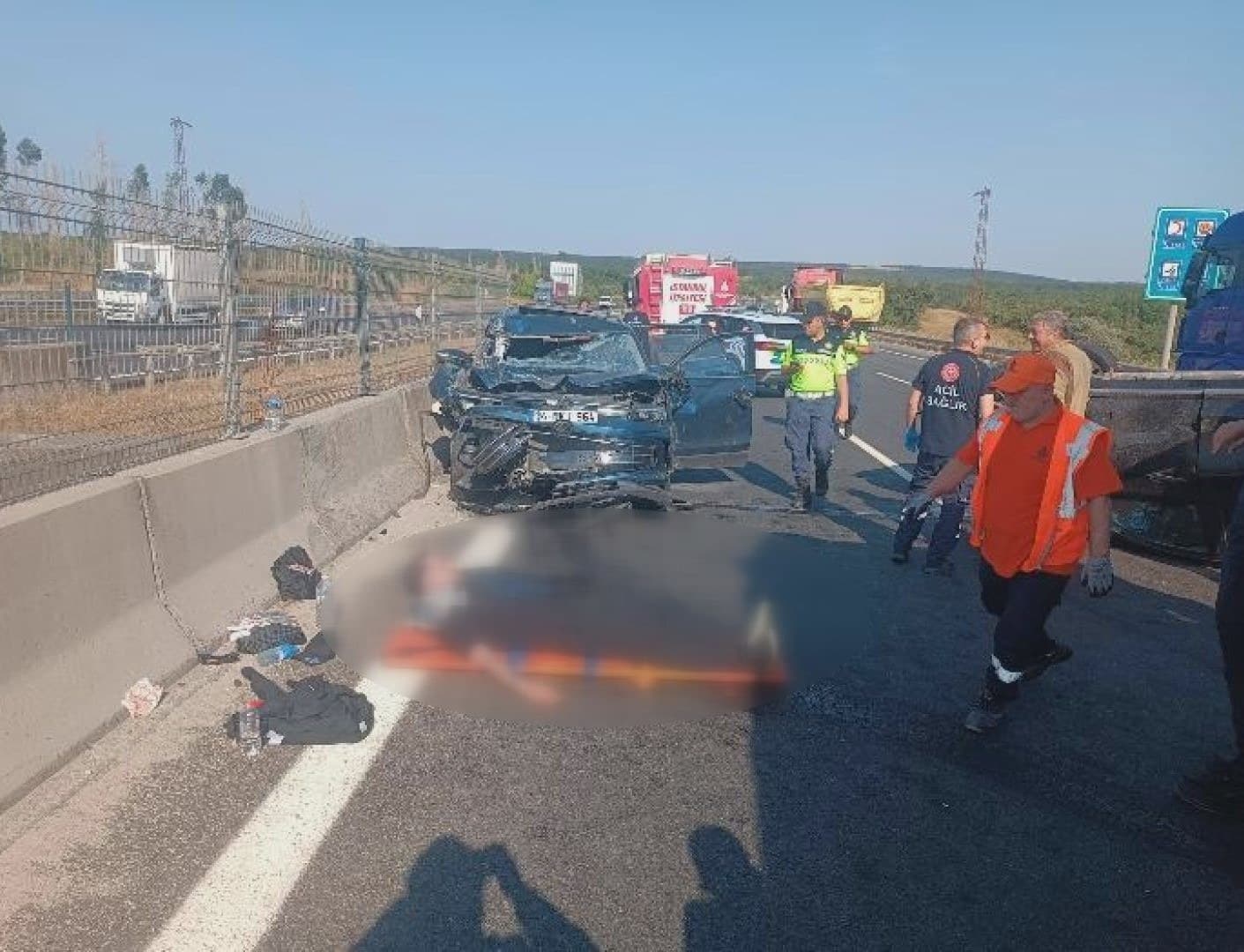 TEM Otoyolu'nda üç aracın karıştığı zincirleme kaza: 5 yaralı