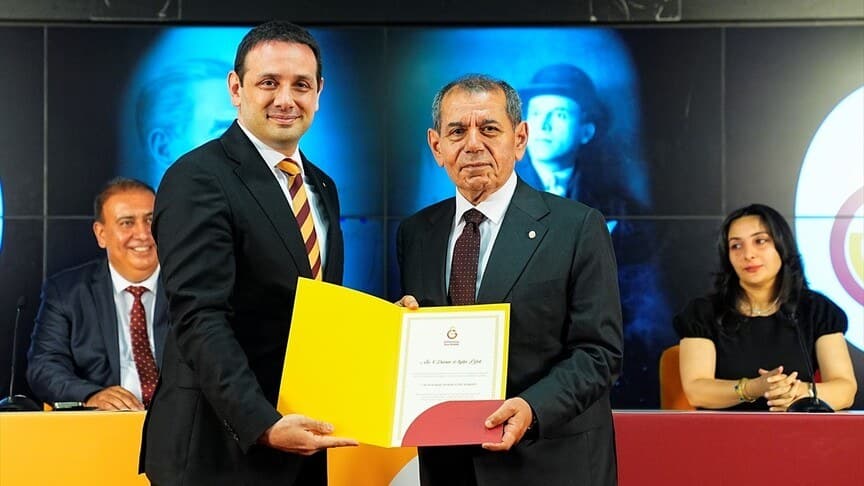 Galatasaray Kulübü Başkanı Dursun Özbek mazbatasını aldı: 'Başarıyı daha da yukarıya çekmek için…'