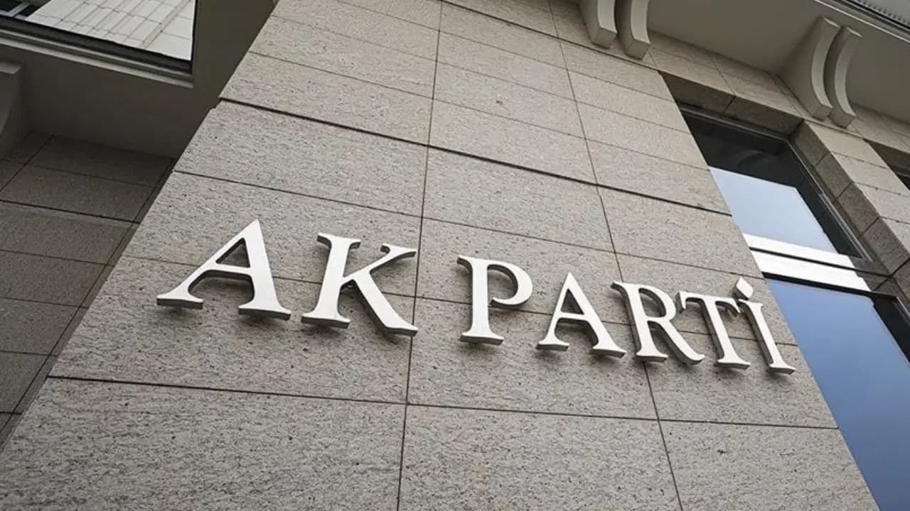 Önceki dönem CHP Gençlik Kolları başkanlarından ortak 'mutlak butlan' açıklaması: "Özgür Özel'in yanındayız'