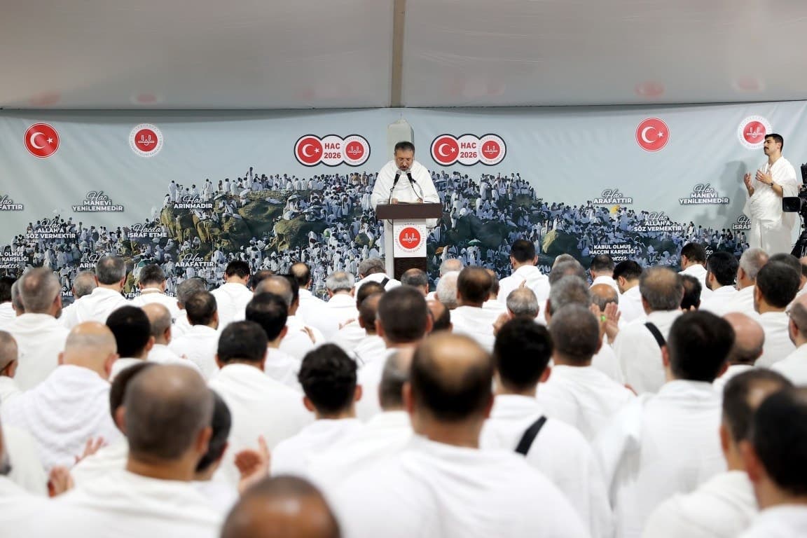 Diyanet İşleri Başkanı Safi Arpaguş, Arafat'ta vakfe duası yaptı