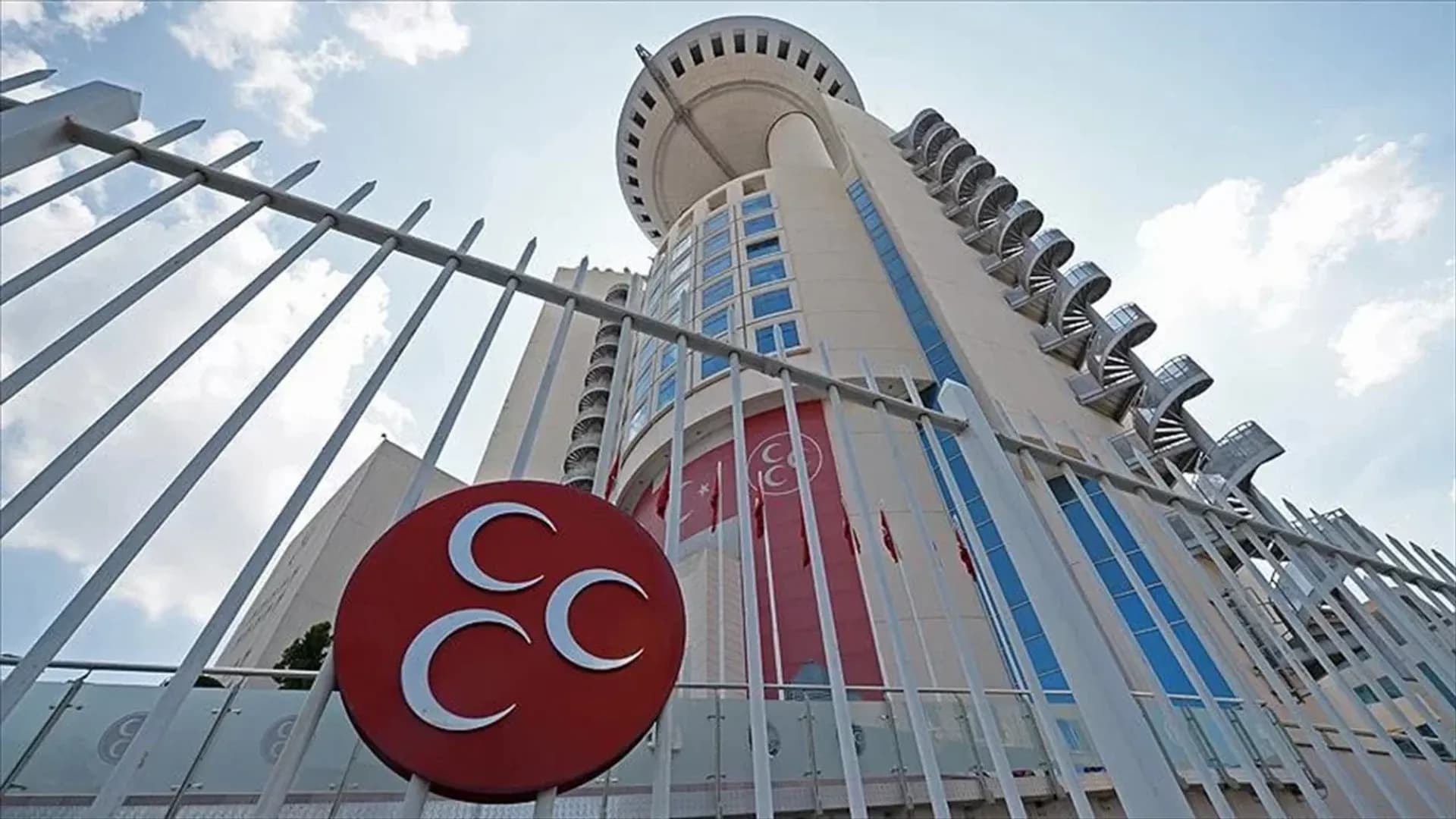 Akçay'dan CHP'ye sağduyu çağrısı: Bölünme ülkeyi zayıflatır