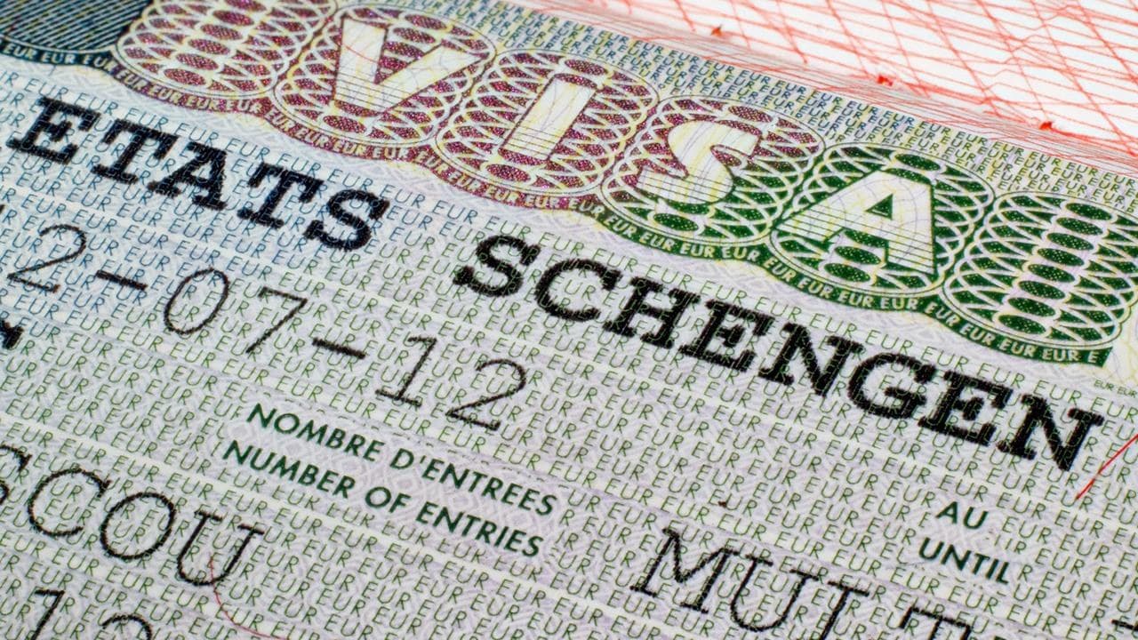 Avrupalı 11 ülkeden AB'ye, Ruslara verilen Schengen vizelerine kısıtlama çağrısı