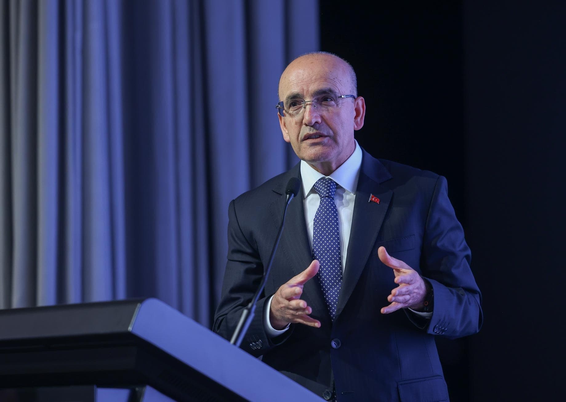 Bakan Şimşek'ten dünyaya çağrı: Türkiye'ye gelin, yatırım yapın