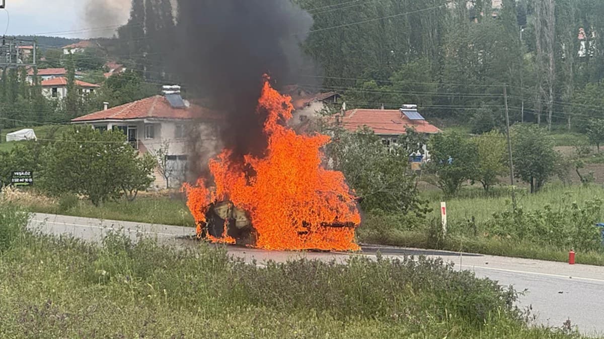 Amasya'da korkunç kaza! İki otomobil çarpıştı: Dede ve torun hayatını kaybetti, 2 yaralı