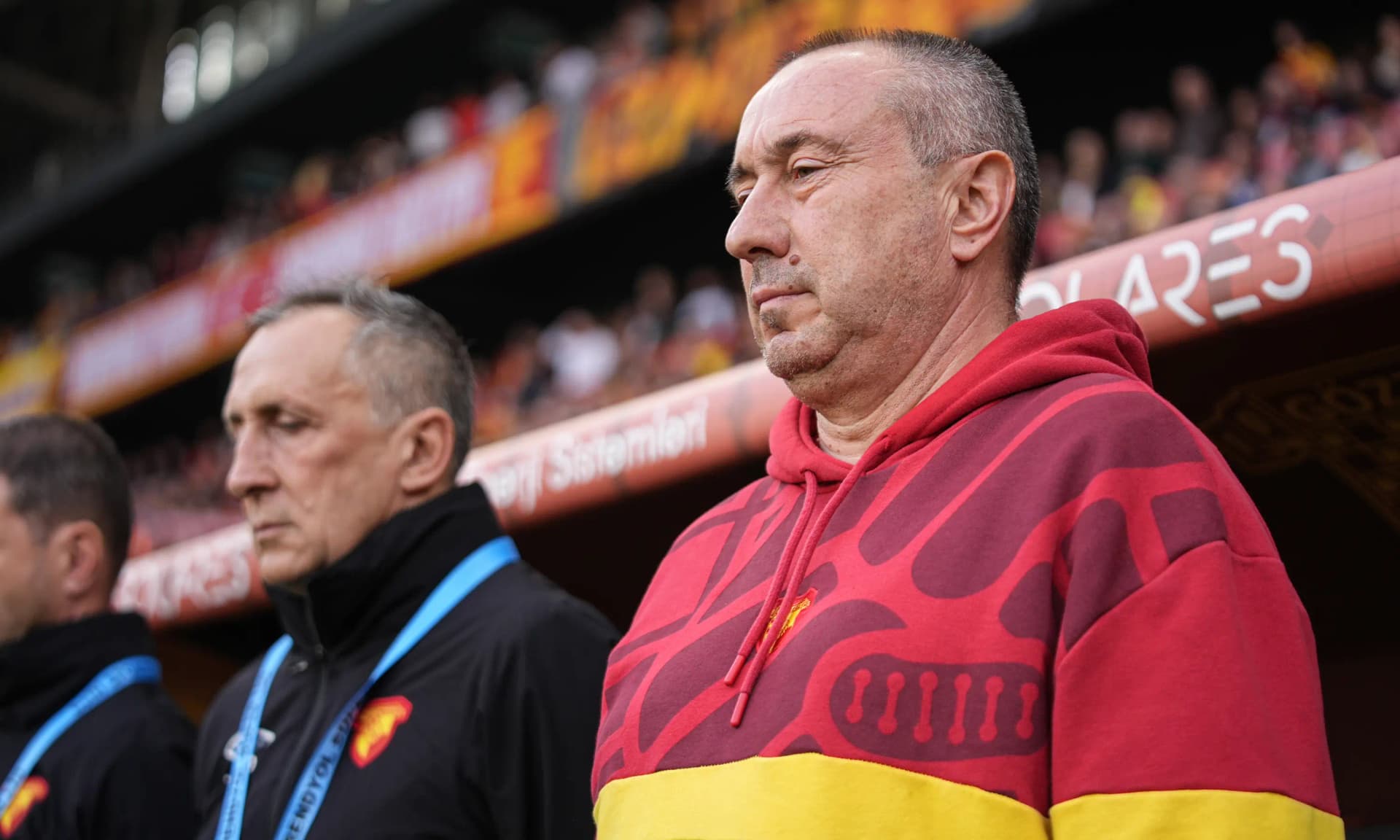 Stoilov, Fenerbahçe'nin teklifini reddetti, Göztepe'de kalıyor