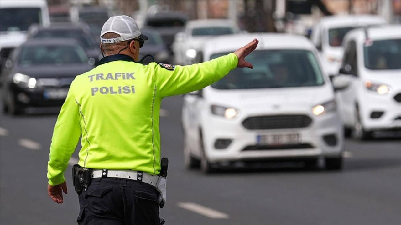İstanbul'da 3 ilçede bazı yollar yarın trafiğe kapatılacak
