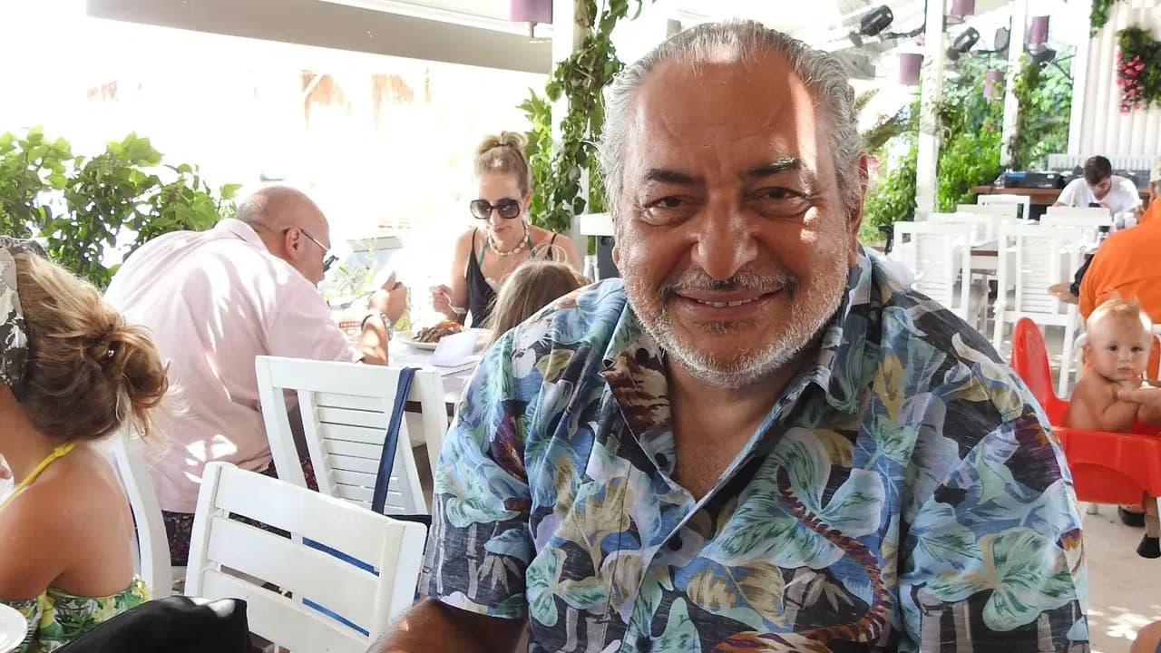Eski eşi Deniz Uğur Reha Muhtar'ın hastaneye kaldırıldığını duyurdu