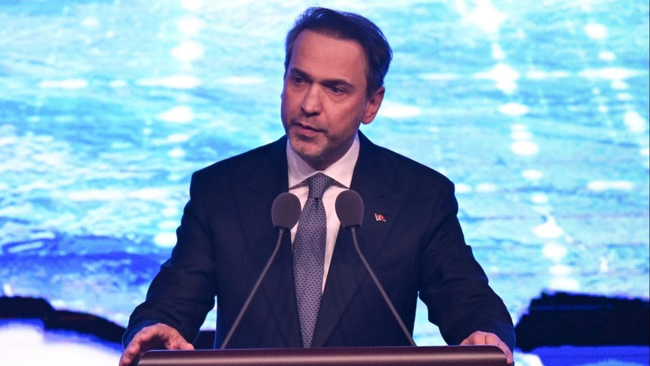 Bakan Bayraktar: Türkiye ve Azerbaycan enerjide Avrupa'nın arz güvenliğine önemli katkı sunuyor