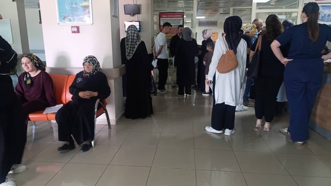 Aynı mahalledeki 55 kişi mide bulantısı şikâyeti ile hastaneye başvurdu