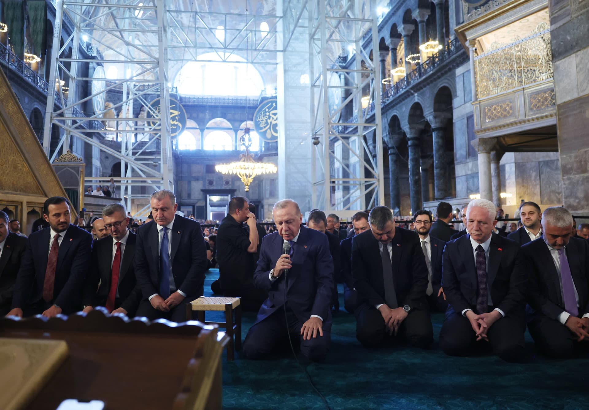 İstanbul'un fethinin 573. yıl dönümü: Cumhurbaşkanı Erdoğan: Bu akşam İstanbul bir başka güzel olacak
