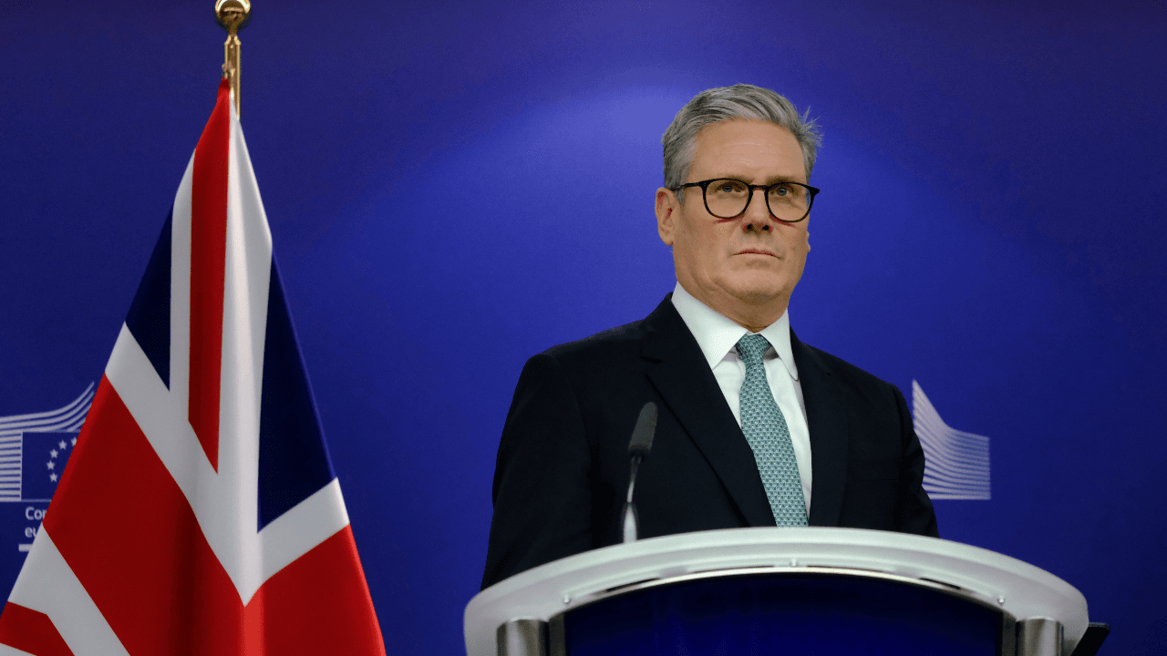 İngiltere Başbakanı Starmer İşçi Partisi liderliğinden istifa etti