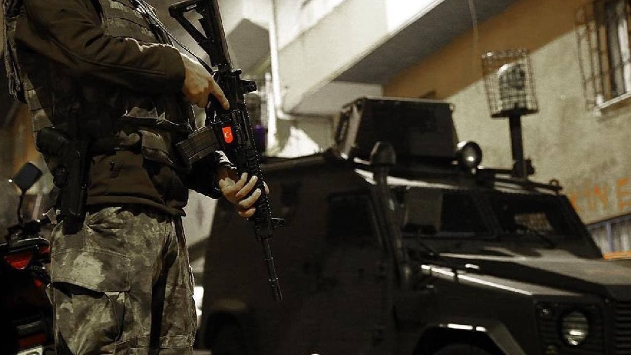 İstanbul merkezli 11 ilde 'yasa dışı bahis' operasyonu: 44 gözaltı, 29 mal varlığına tedbir