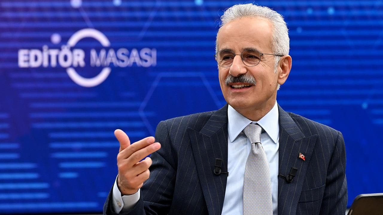 Bakan Uraloğlu: "Körfez'de kalan uçağımız yok, Hürmüz'de 9 gemimiz bekliyor"