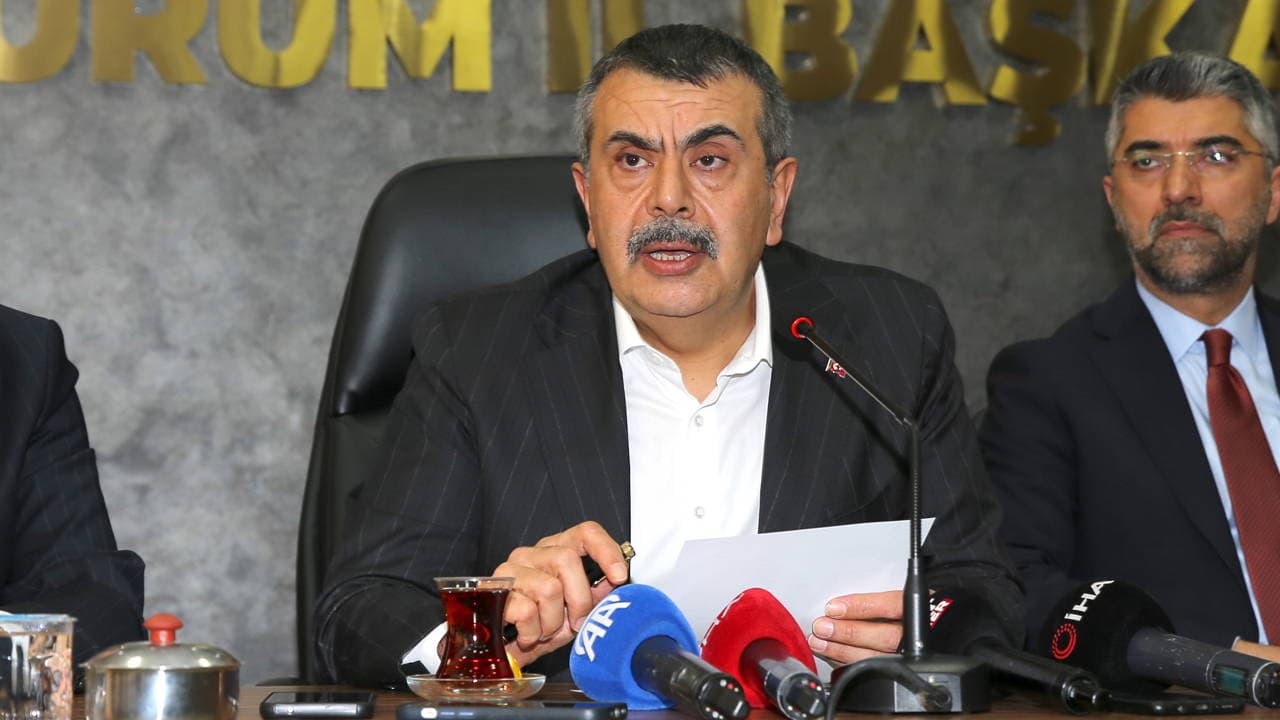 Yusuf Tekin'den 'mutlak butlan' yorumu… Özgür Özel'i hedef aldı: 'Bütün bu süreçten Cumhurbaşkanımızı sorumlu tutmaya çalışıyor'