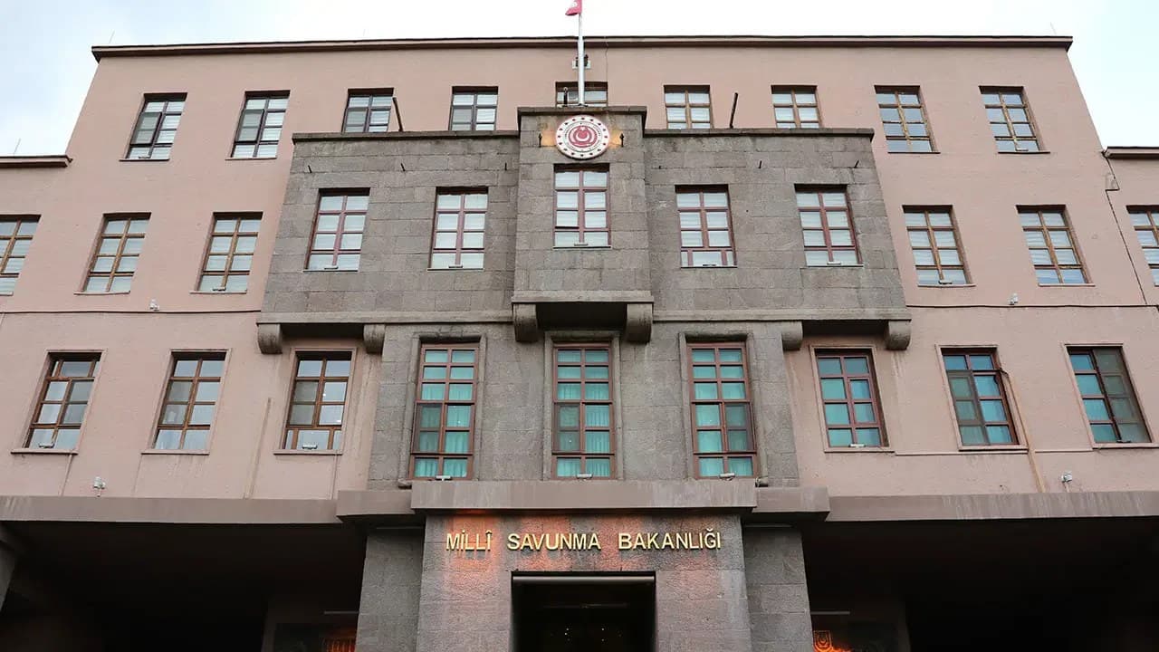 MSB: '2'nci Ana Jet Üs Komutanlığı'nın Akhisar'a taşınacağı' iddiası doğru değil