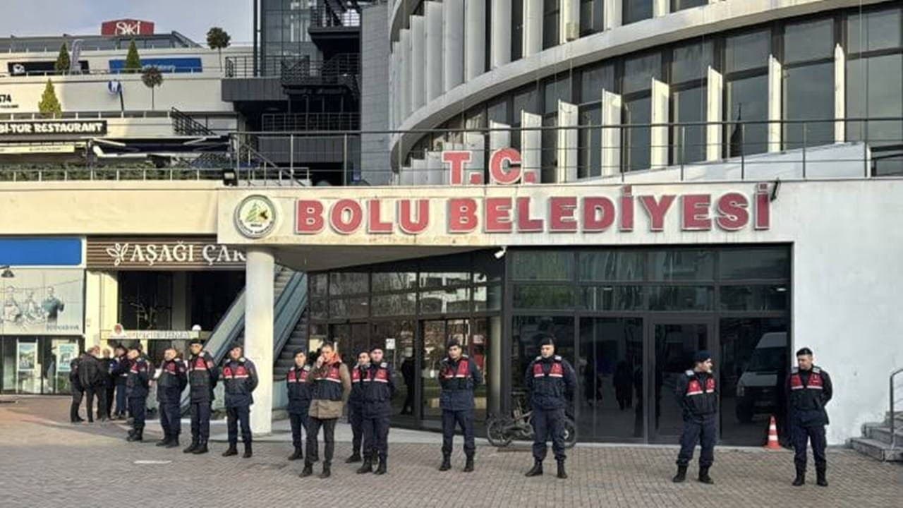 Bolu Belediyesi'ne yeni operasyon: Özel Kalem Müdürü ve çok sayıda kişiye gözaltı!