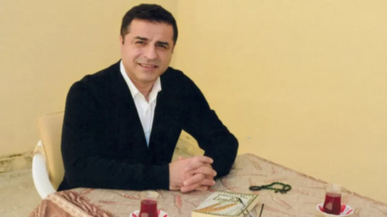 10 senedir cezaevinde olan Selahattin Demirtaş'ın son hali paylaşıldı