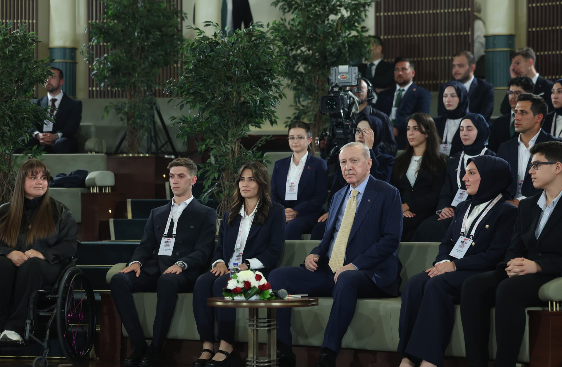 Cumhurbaşkanı Erdoğan'dan sosyal medya uyarısı: "Gençliğimizin en büyük sorunu"