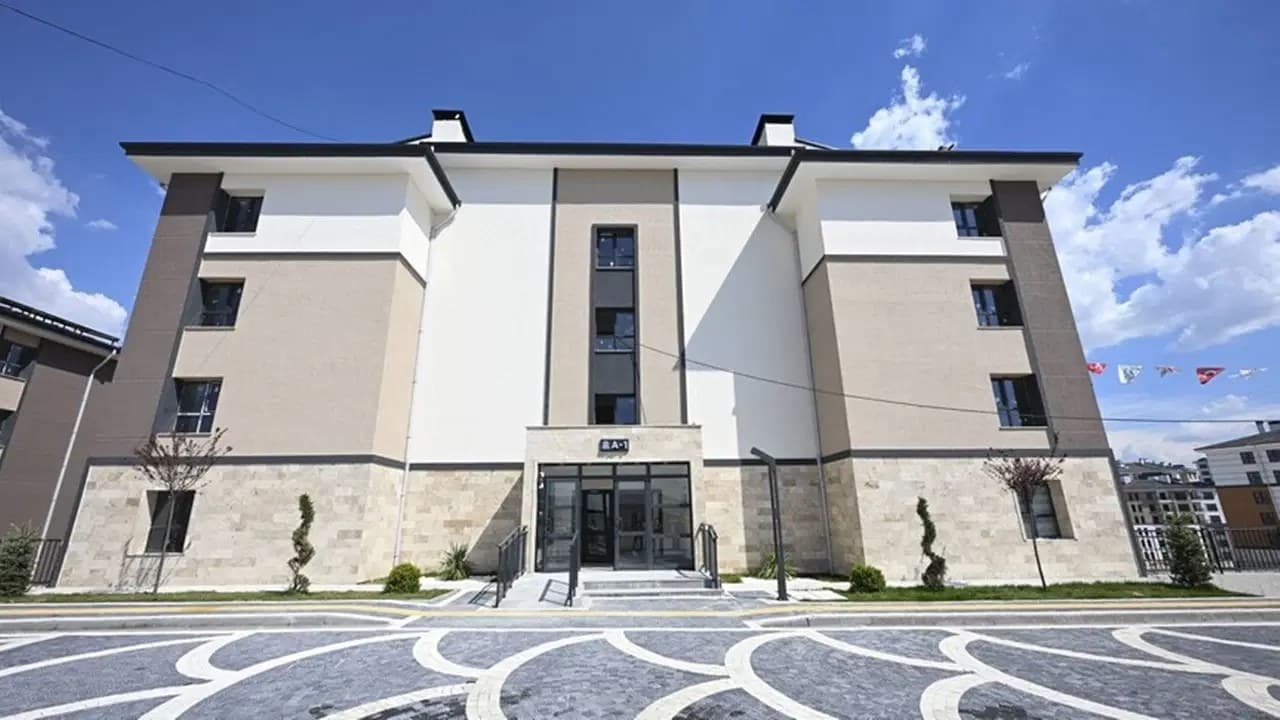 TOKİ'nin 20 bin konutluk 'açık satış' kampanyası başlıyor: Bakan Kurum ayrıntıları paylaştı
