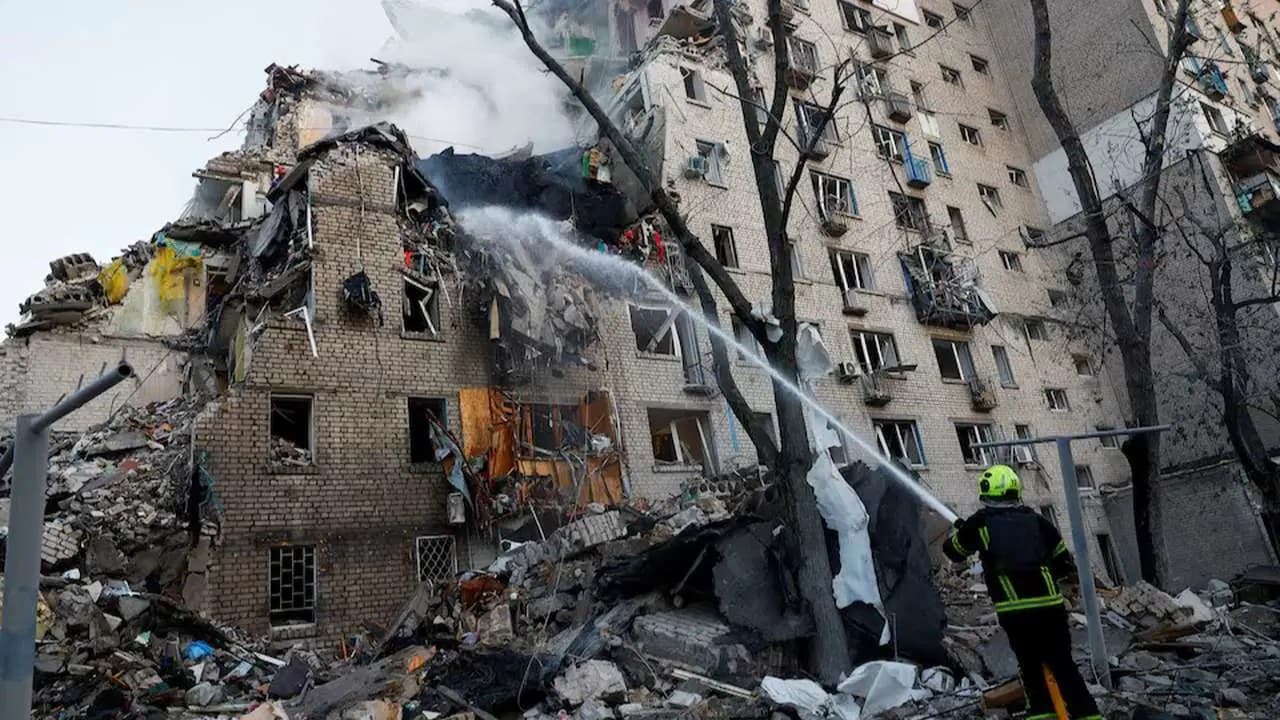 Rusya'dan Kiev'e büyük çaplı 'intikam saldırısı!' NATO ülkesinde alarm: Savaş uçakları harekete geçti