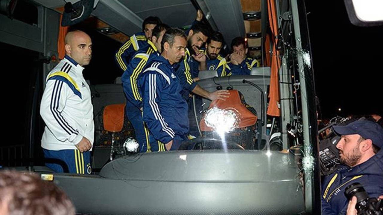 Akın Gürlek duyurdu: Fenerbahçe kafilesine yönelik 4 Nisan saldırısı dosyası yeniden incelemeye alındı