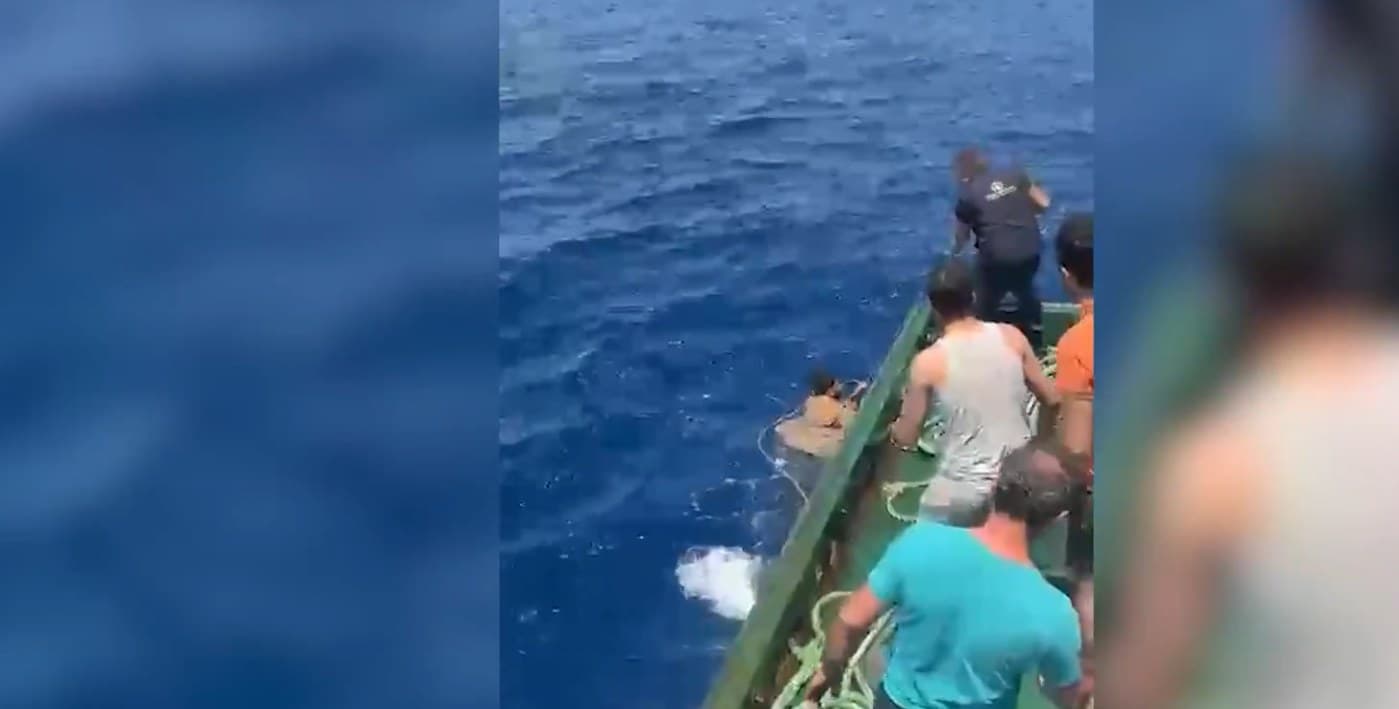 Türk balıkçılar 48 göçmeni kurtardı. Balıkçılar yaşananları NTV'ye anlattı