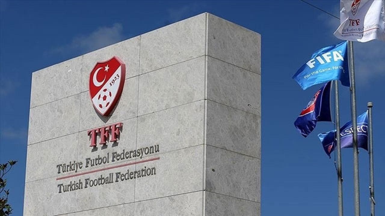 Maçlara pankartla çıkılması uygulamasına son