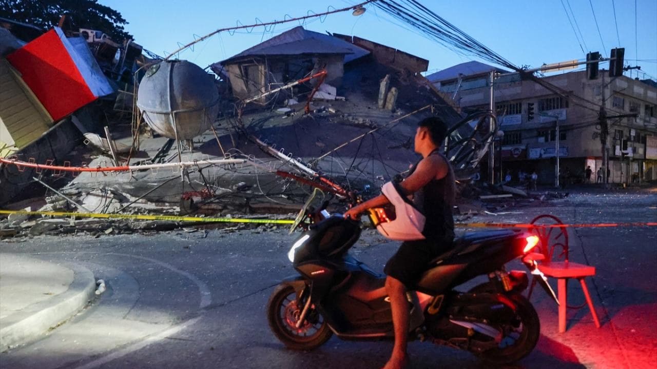 Filipinler'in Mindanao bölgesinde meydana gelen 7,8 büyüklüğündeki depremde ölü sayısı 45'e yükseldi
