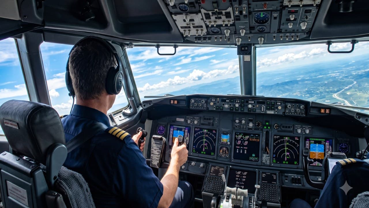 Kanada'da yaklaşık 17 yıl hava yolu nakliye ehliyeti olmadan uçuş yapan pilot gözaltına alındı