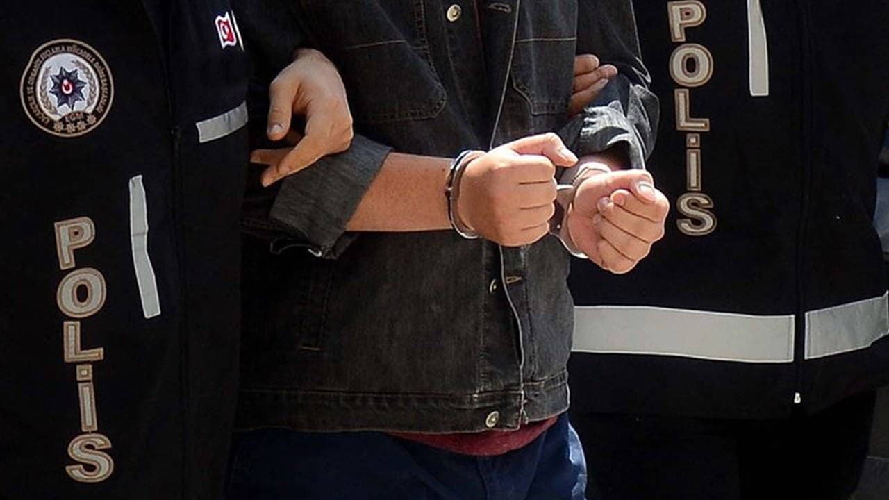 Sosyal medyada "silah teşhiri" yapanlara gözaltı