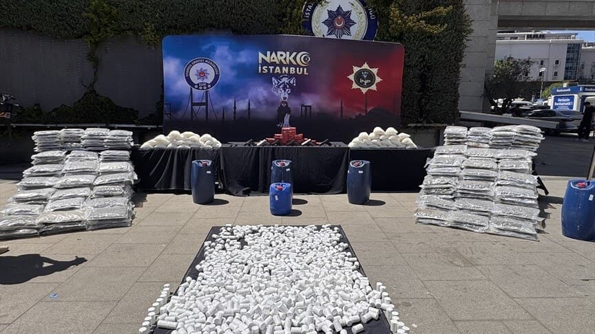 Hakkari'de operasyon: 626 kilogram uyuşturucu madde ele geçirildi, 4 şüpheli tutuklandı